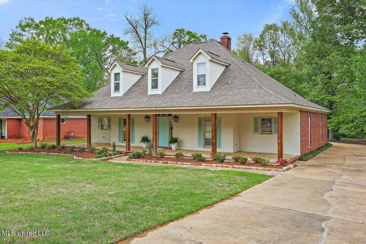 Property Photo: 138 Oak Ridge Circle MS 39110