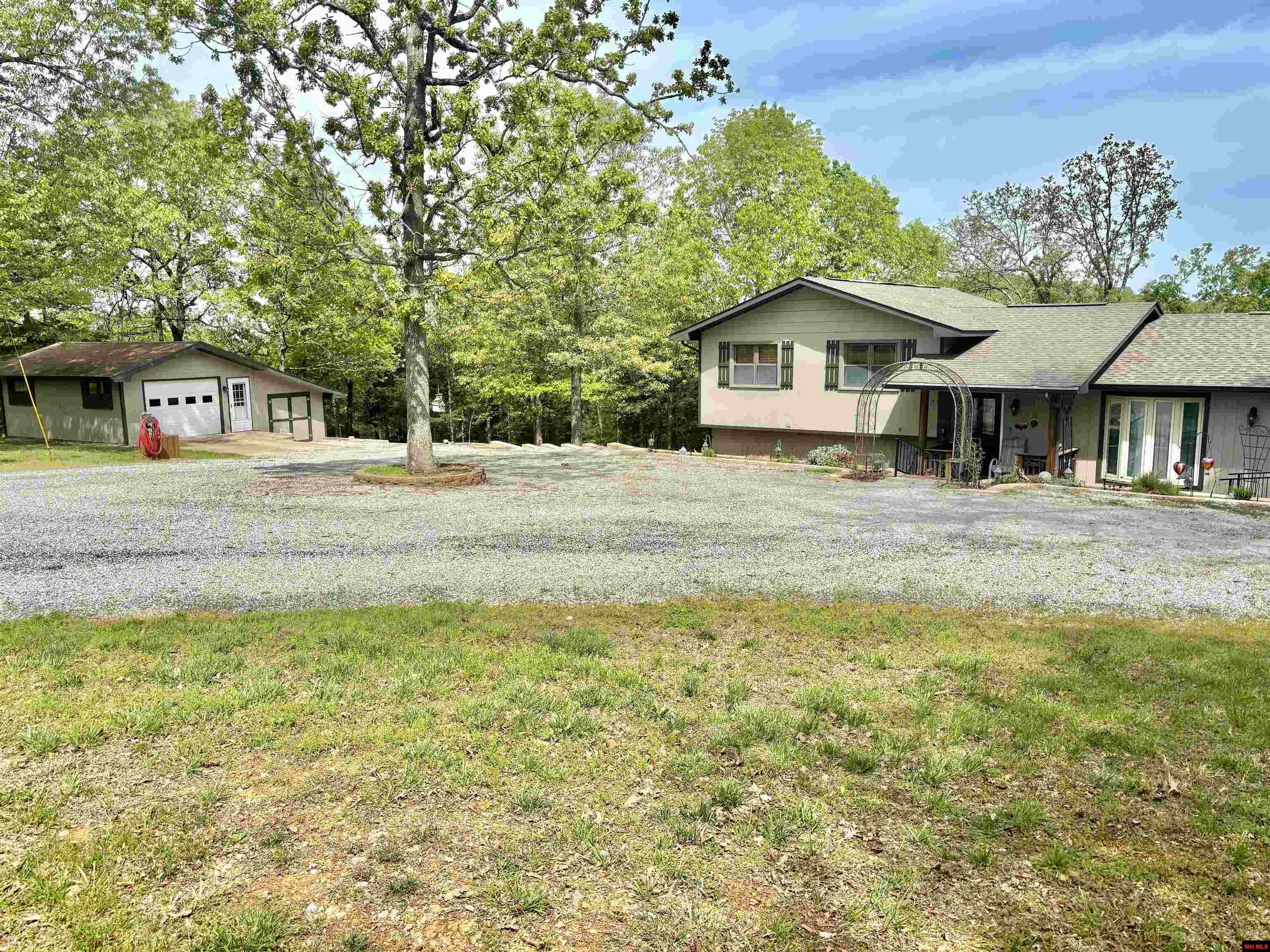 Property Photo: 3965 Oakland Road AR 72661