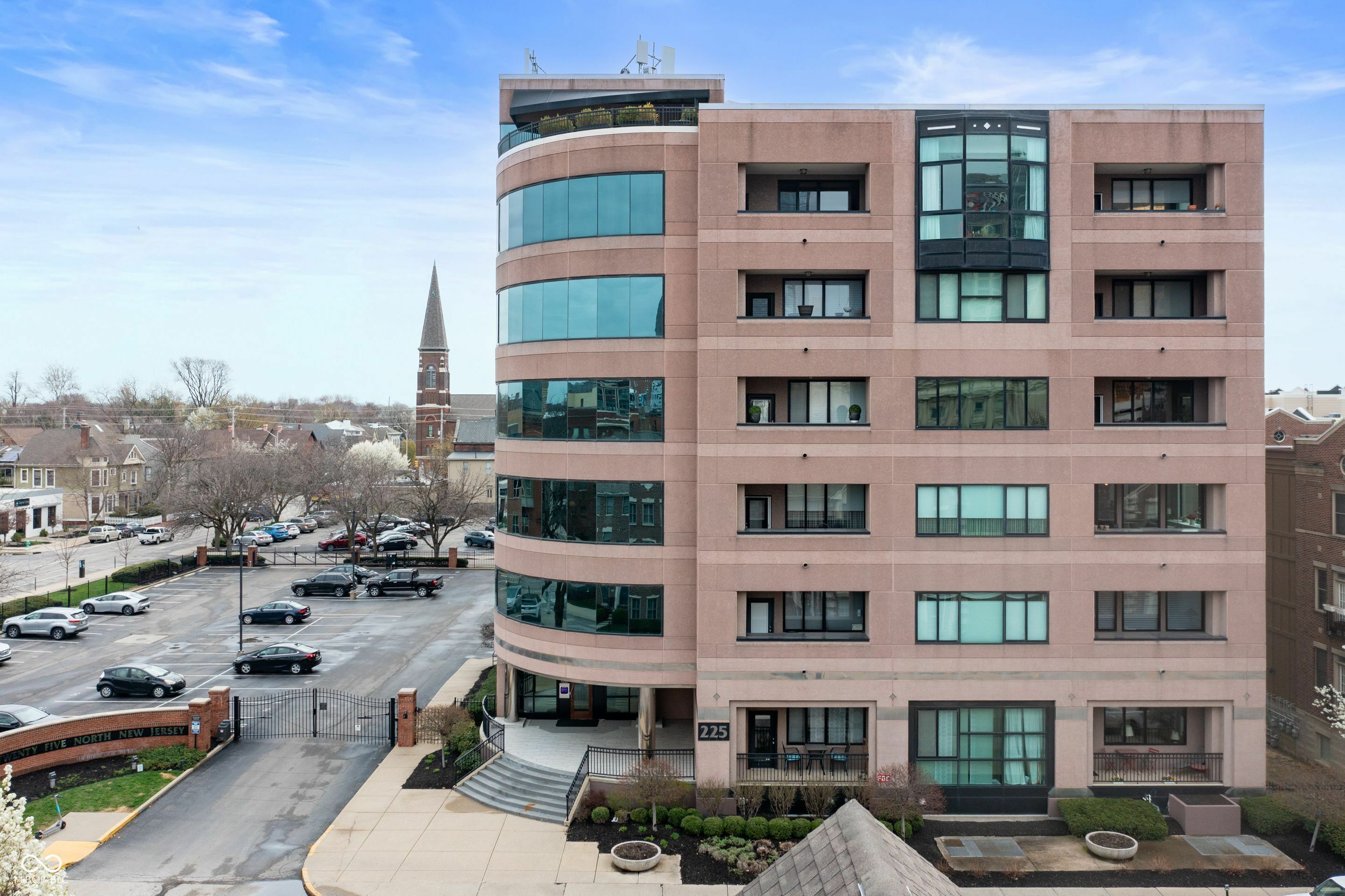 Property Photo: 225 N New Jersey Street Apt 48 IN 46204