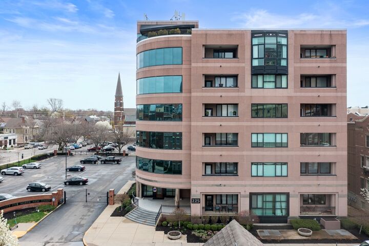 Property Photo:  225 N New Jersey Street 48  IN 46204 