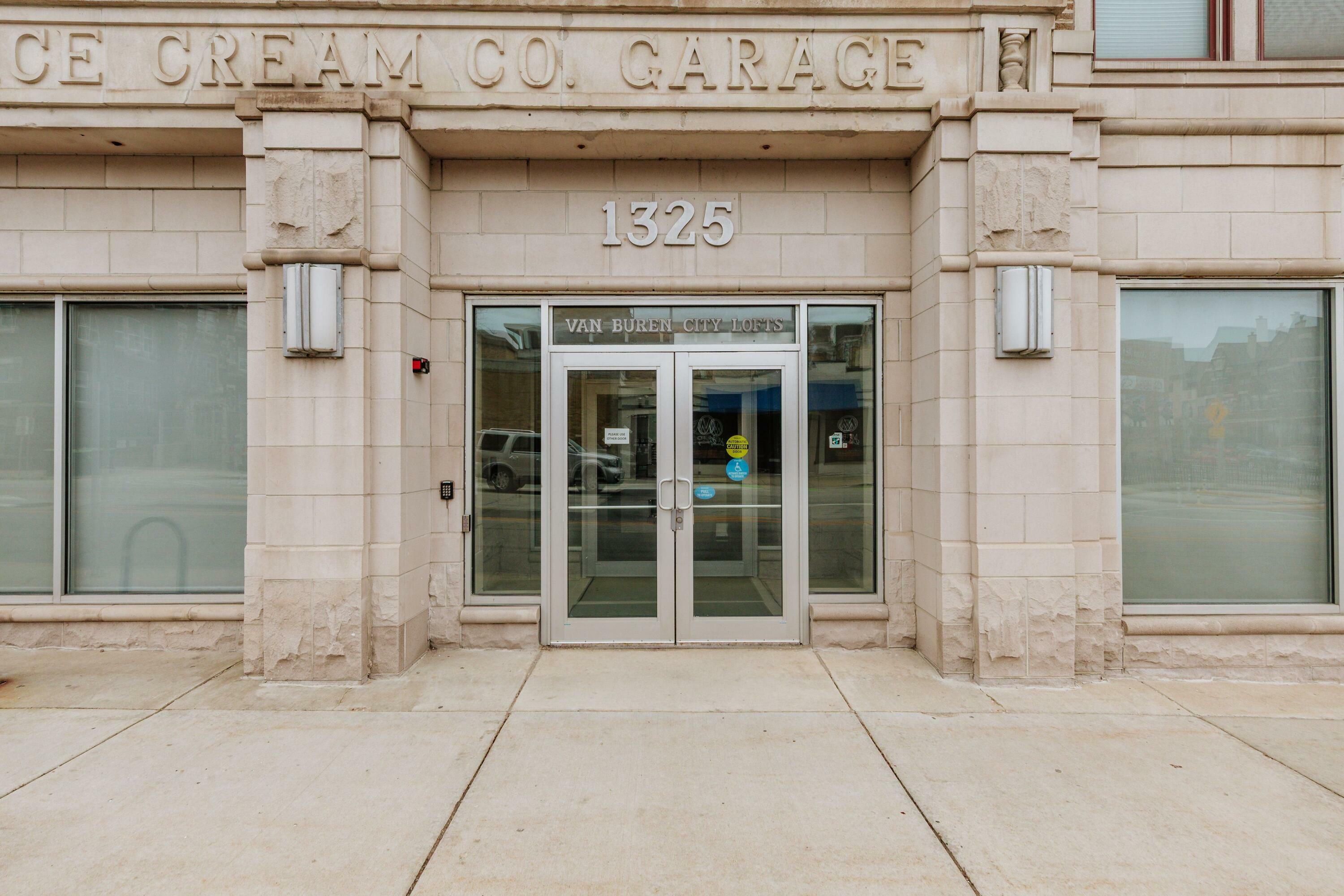 Property Photo: 1325 N Van Buren St 402 WI 53202