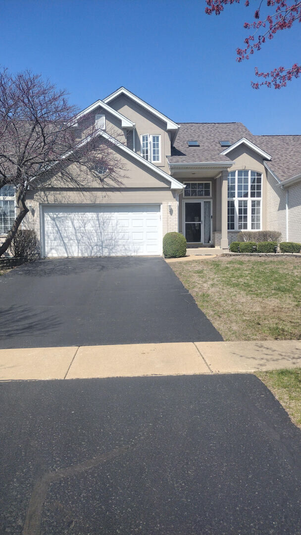 Property Photo:  1024 Essington Lane  IL 60446