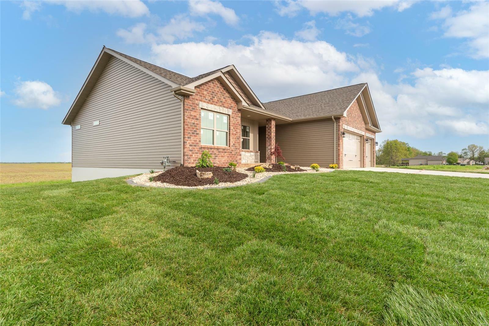 Property Photo: 624 Glendale Drive IL 62294