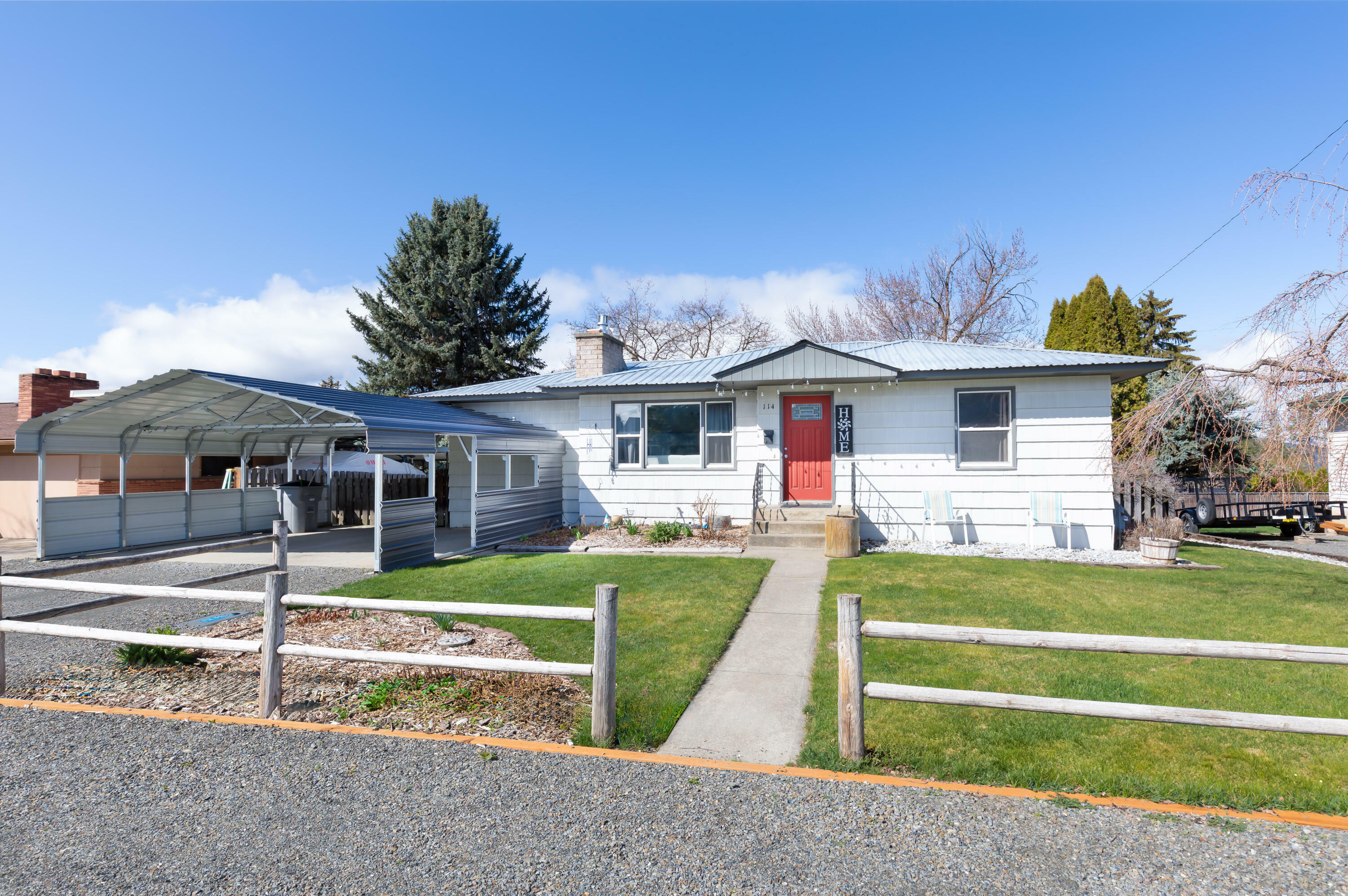 Property Photo: 114 Crestview Dr WA 99114