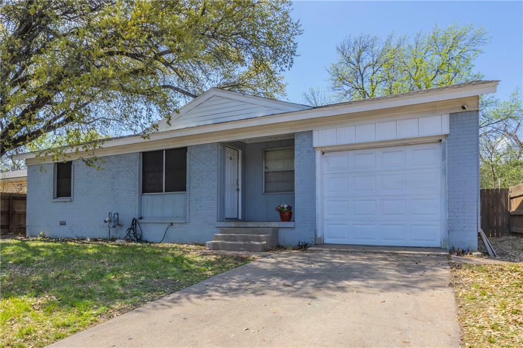 Property Photo: 1924 La Porte Drive TX 76710