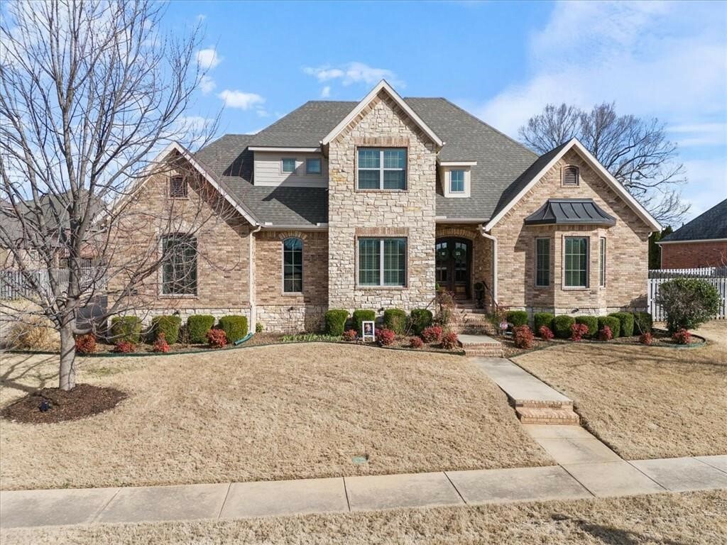 Property Photo: 346 N Sandstone Place AR 72701