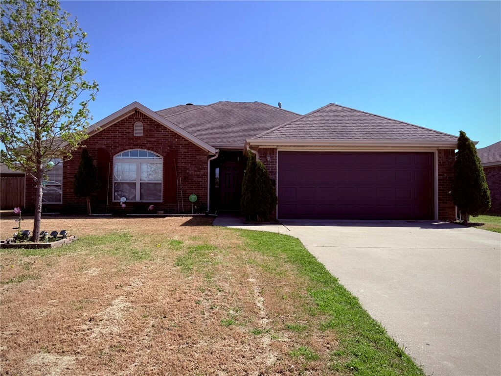 Property Photo: 414 E Summerwood Court AR 72758