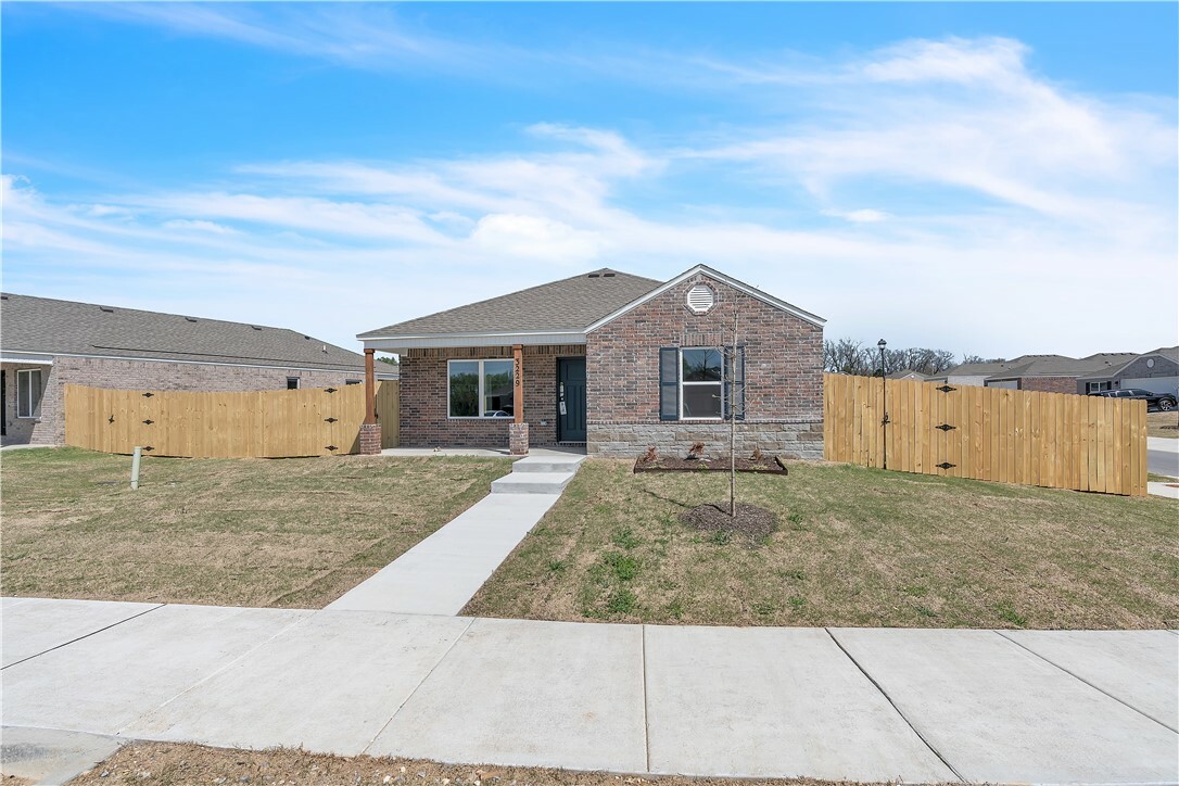 Property Photo: 3229 Wolf Creek Street AR 72764