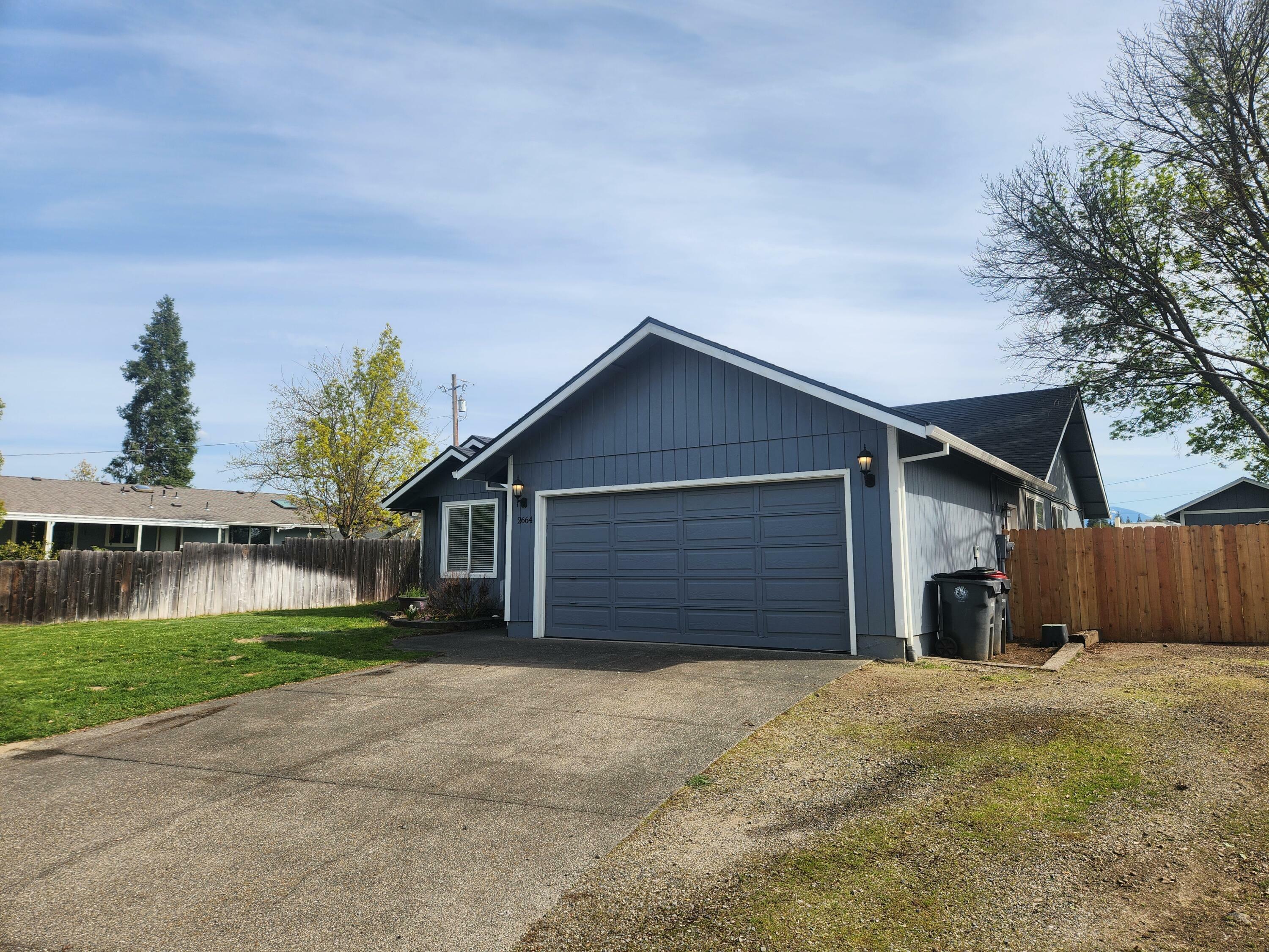 Property Photo: 2664 Montara Drive OR 97504