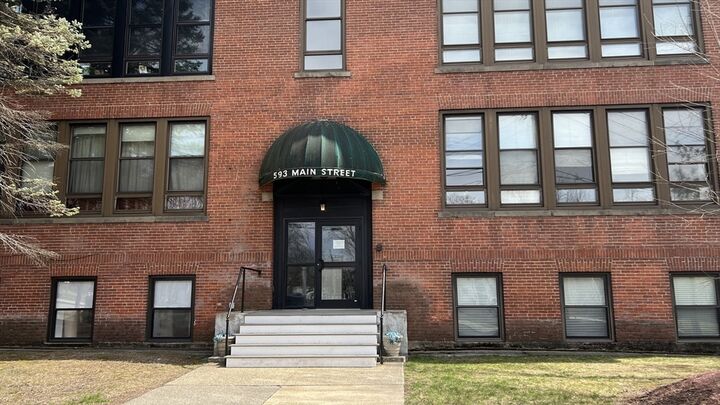 Property Photo:  593 Main St Sl4  MA 01453