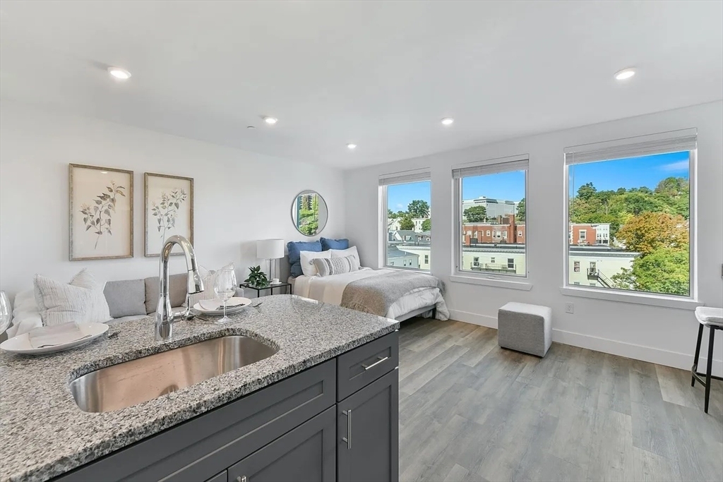 Property Photo: 585 Essex St 504 MA 01901
