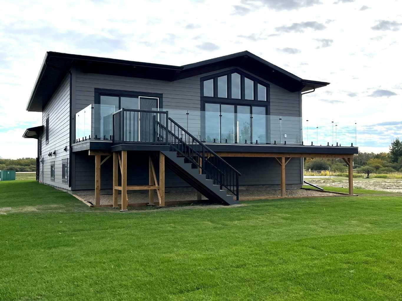 Property Photo: 10 Twin Rose Court AB T4S 1R8