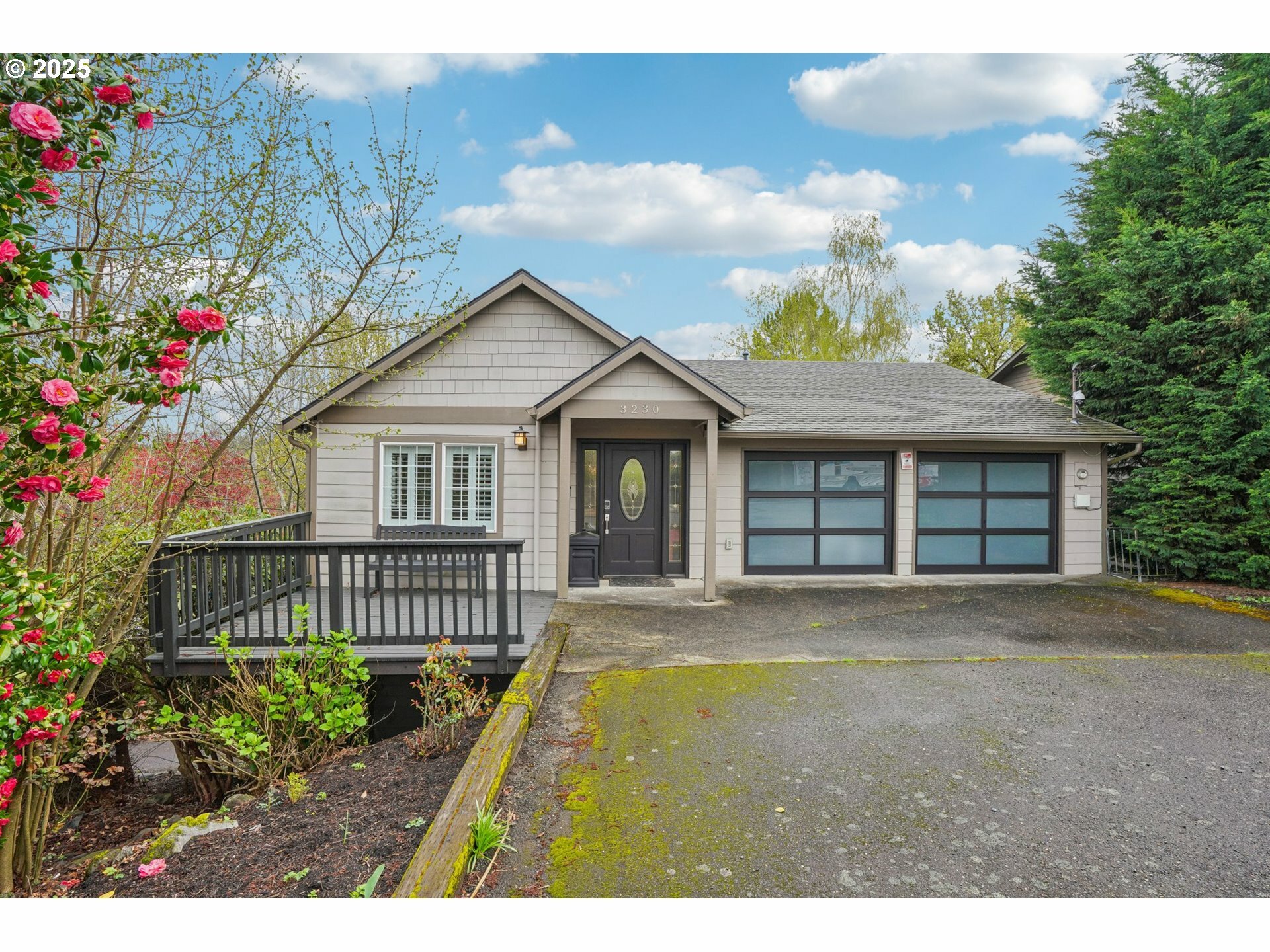 Property Photo: 3230 SW Dolph Ct OR 97219