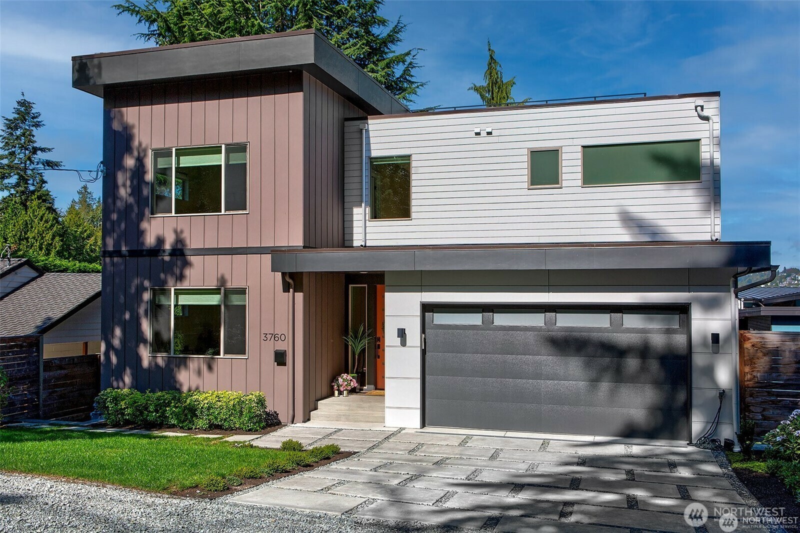 Property Photo: 3760 W Lawton Street WA 98199