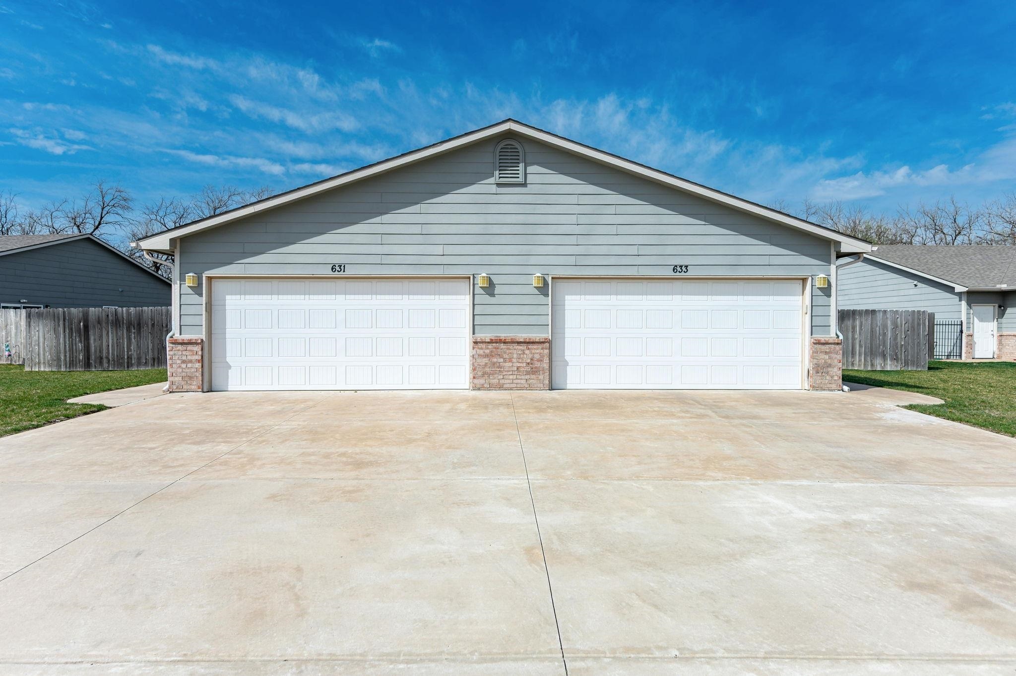 Property Photo: 631 N Grandstone St KS 67067-8918
