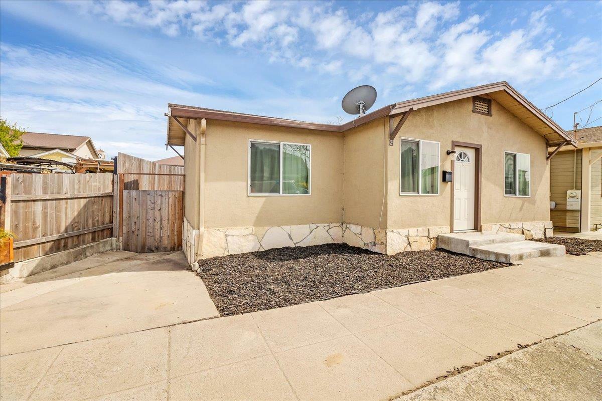 Property Photo: 23 Capitol Street CA 93901