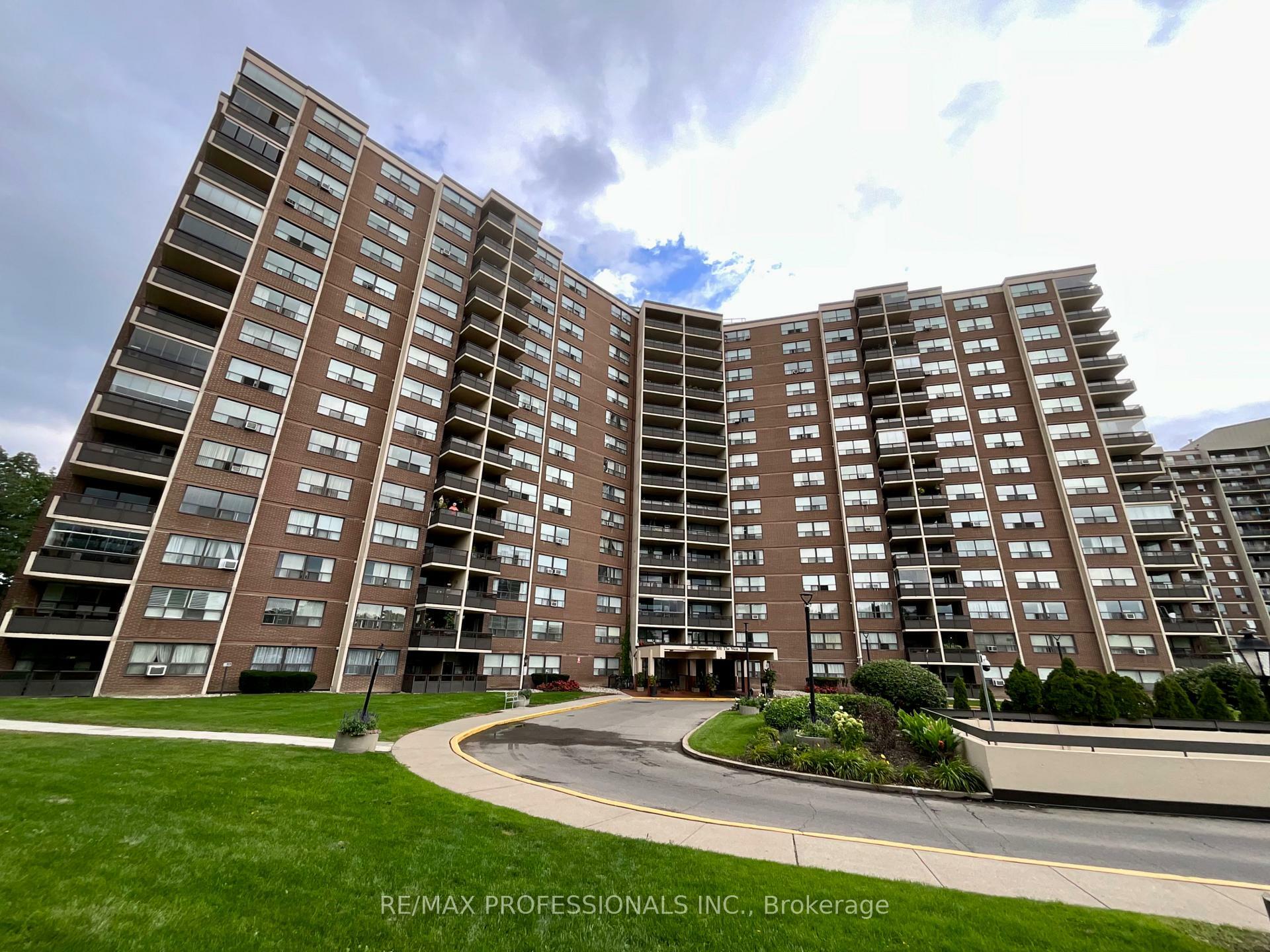 Property Photo: 551 The West Mall N/A 1622 ON M9C 1G7