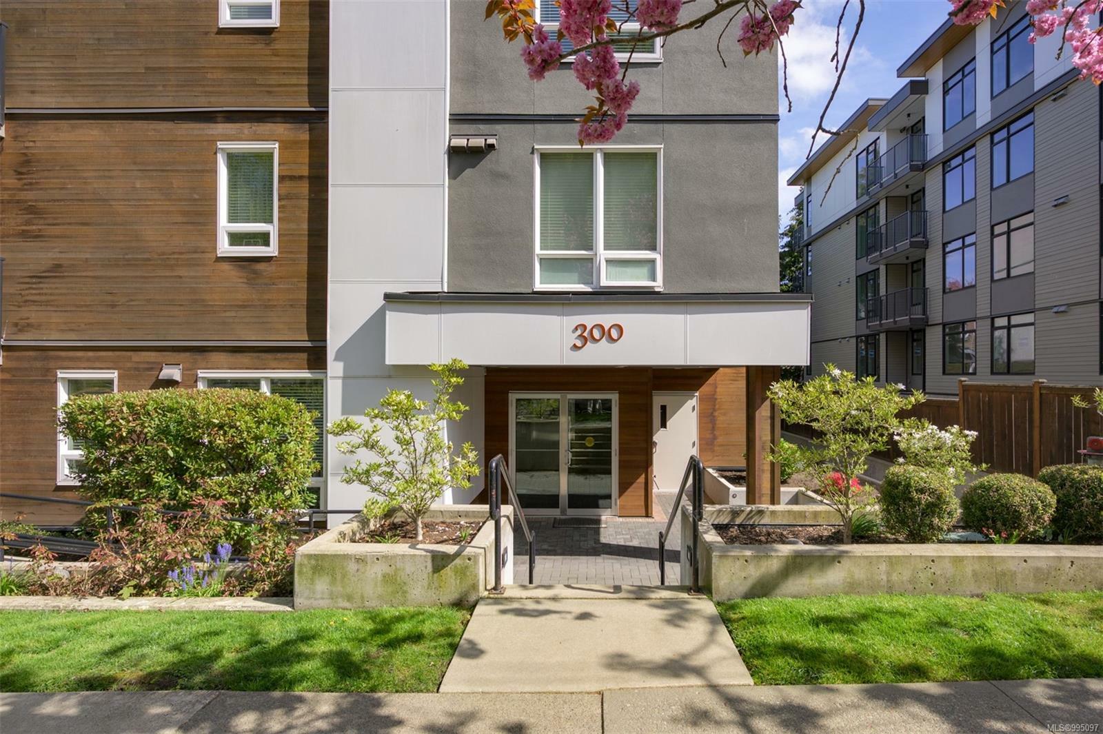 Property Photo: 300 Michigan St 303 BC V8V 1R5