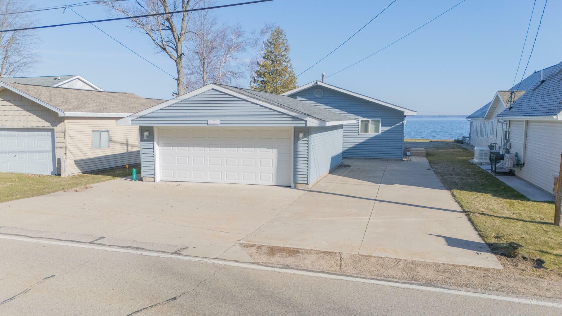 Property Photo:  1022 1/2 Iroquois Avenue  MI 48651 
