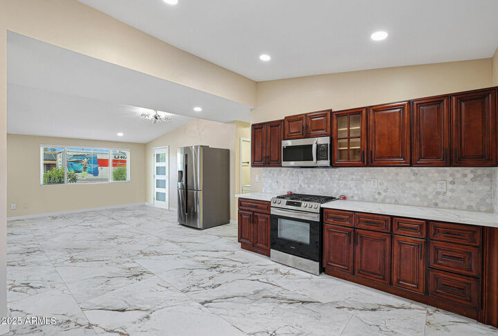 Property Photo: 725 E Encanto Drive AZ 85281