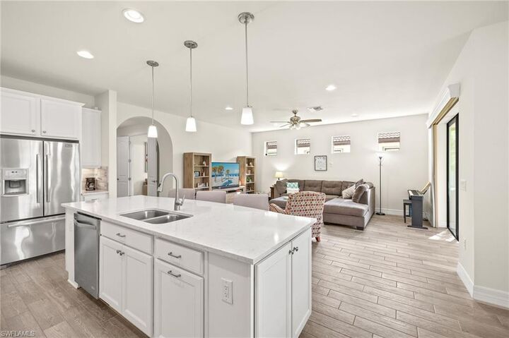 Property Photo: 11811 Darcy Pl FL 33913