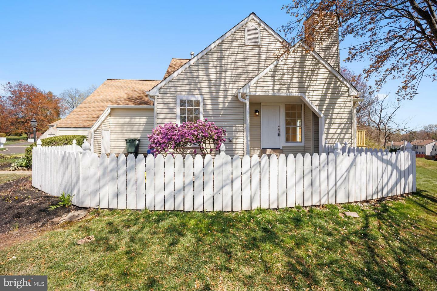 Property Photo: 1710 Fredendall Circle PA 18966