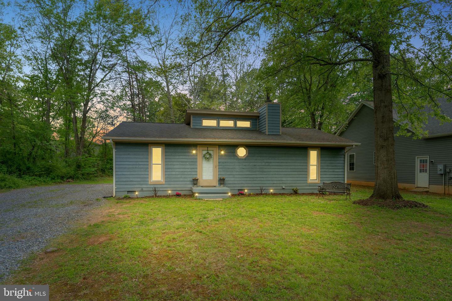 Property Photo: 1912 Lakeview Parkway VA 22508