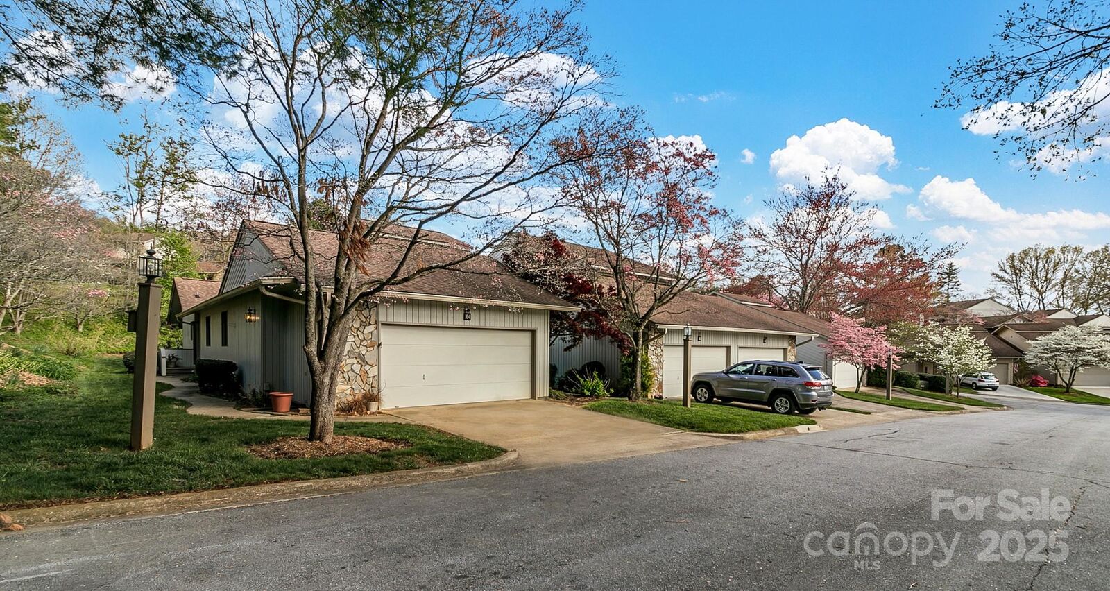 Property Photo: 104 Parkway Court 1 NC 28803