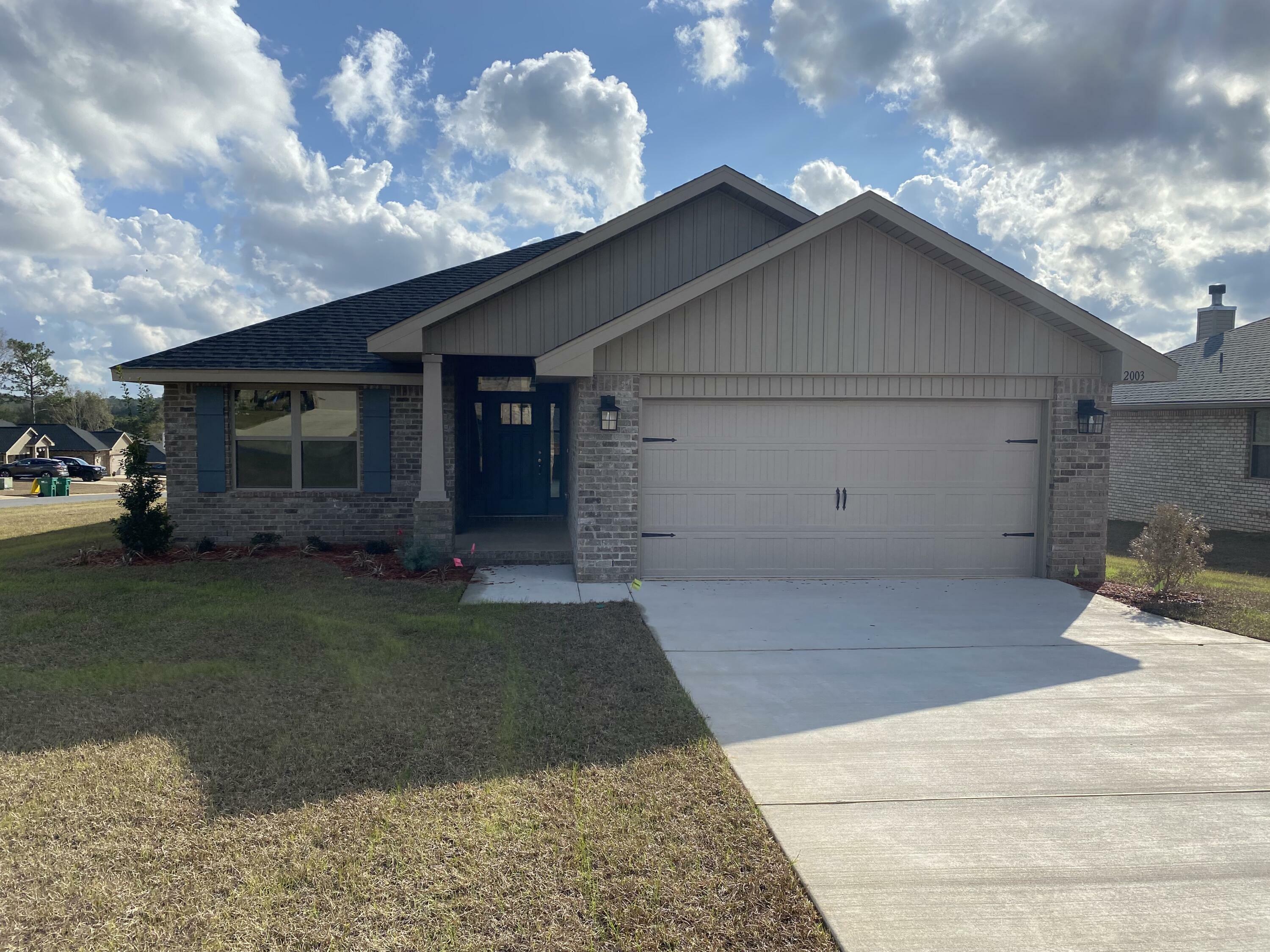 Property Photo: 5283 Hidden Pines Circle FL 32583