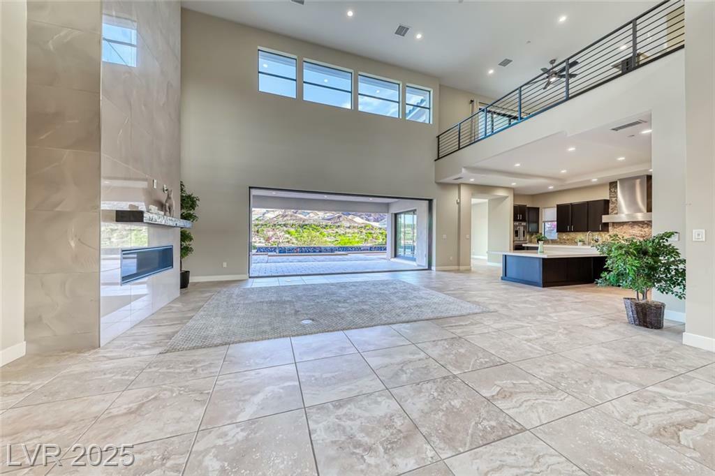 Property Photo: 72 Bella Lago Avenue NV 89011