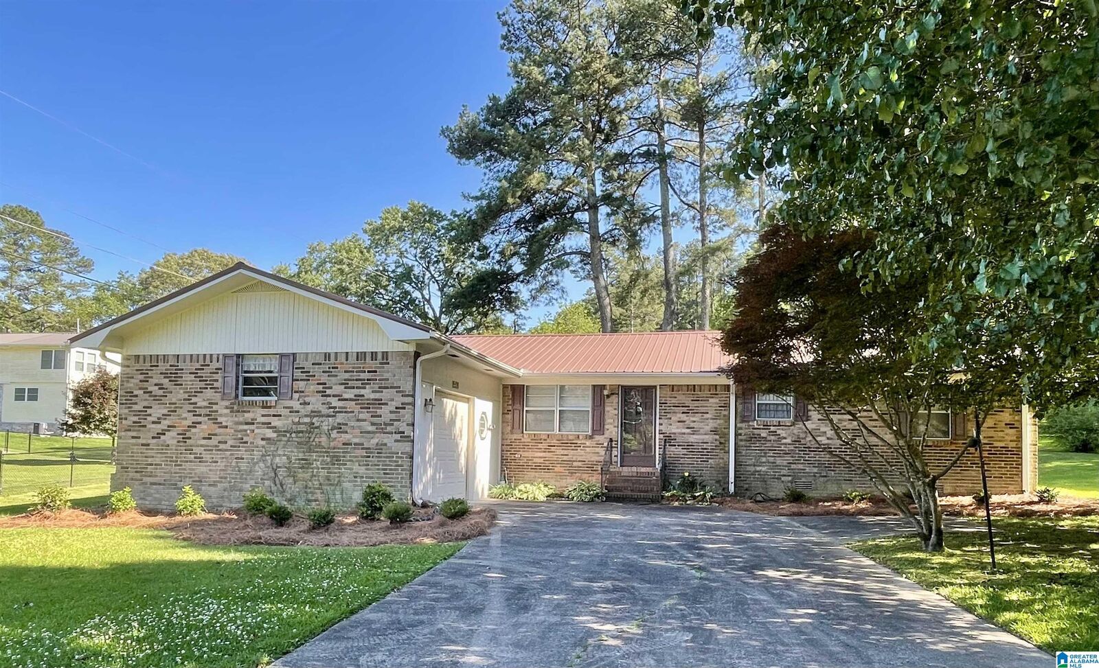 Property Photo: 1608 Pansy Street AL 35055