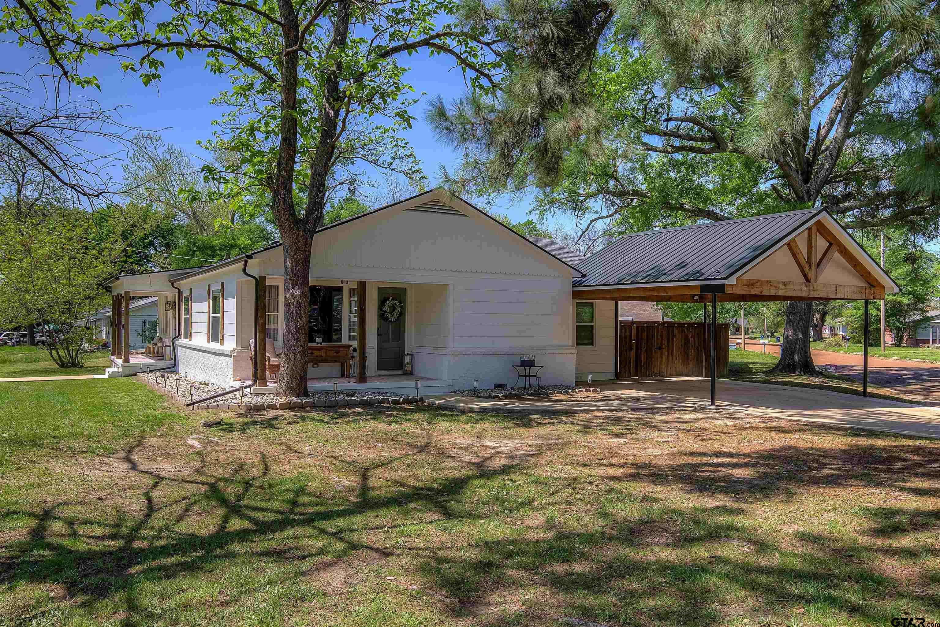 Property Photo: 506 Winn Dr. TX 75494