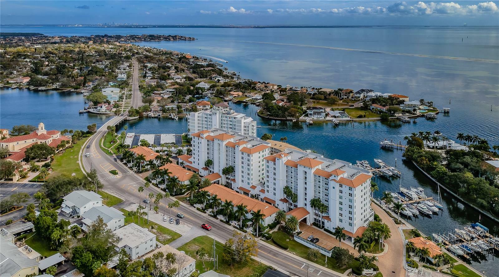 1325 Snell Isle Boulevard NE 607  St Petersburg FL 33704 photo