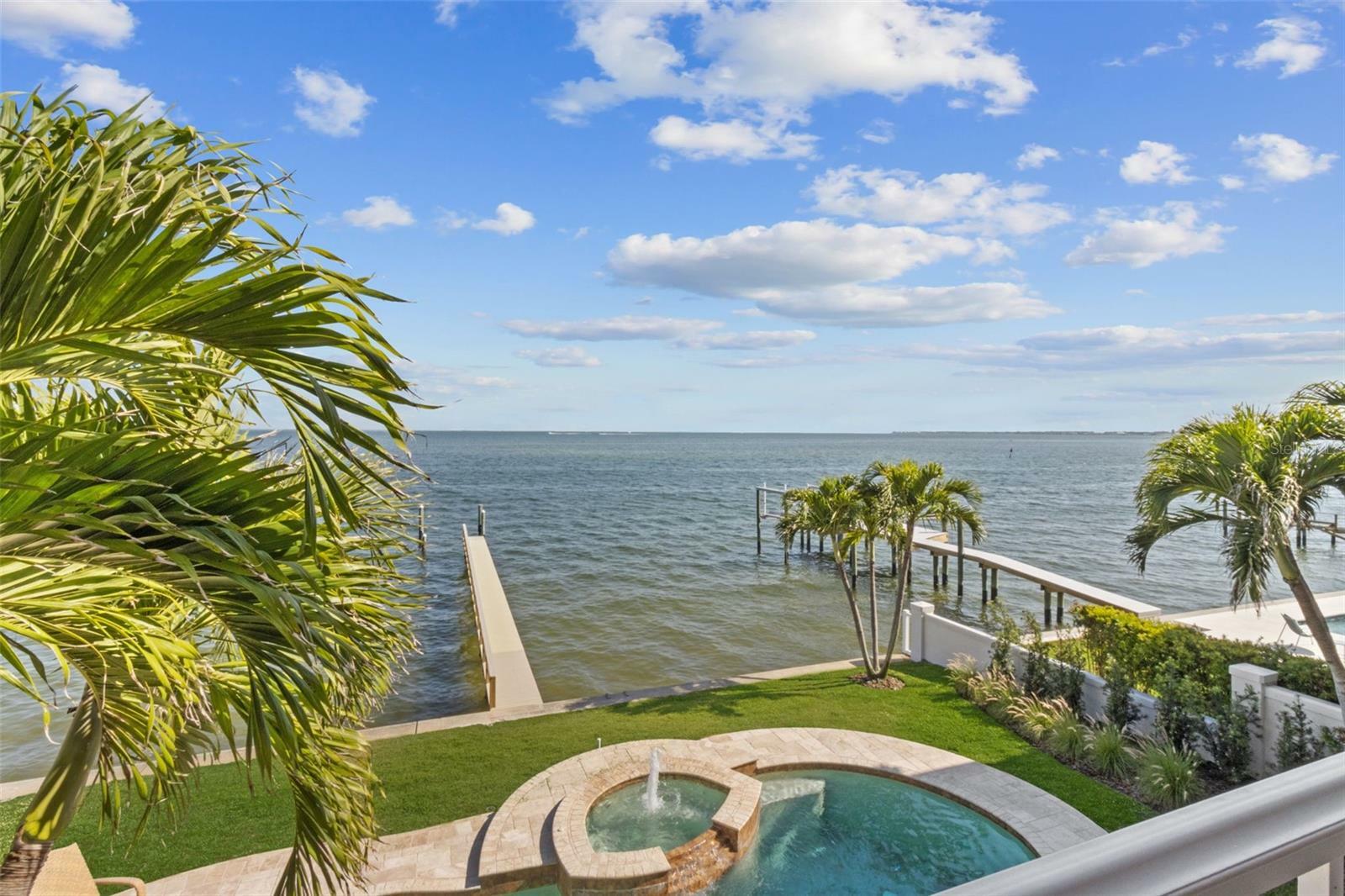 Property Photo: 1737 Brightwaters Boulevard NE FL 33704