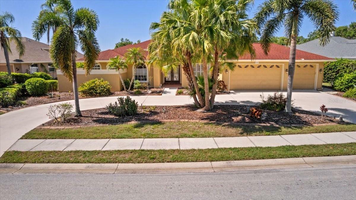 Property Photo: 2906 Wilderness Boulevard E FL 34219