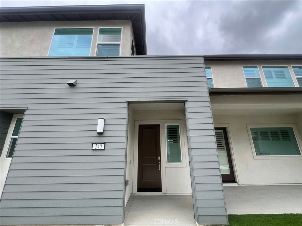 Property Photo: 240 Sora CA 92618