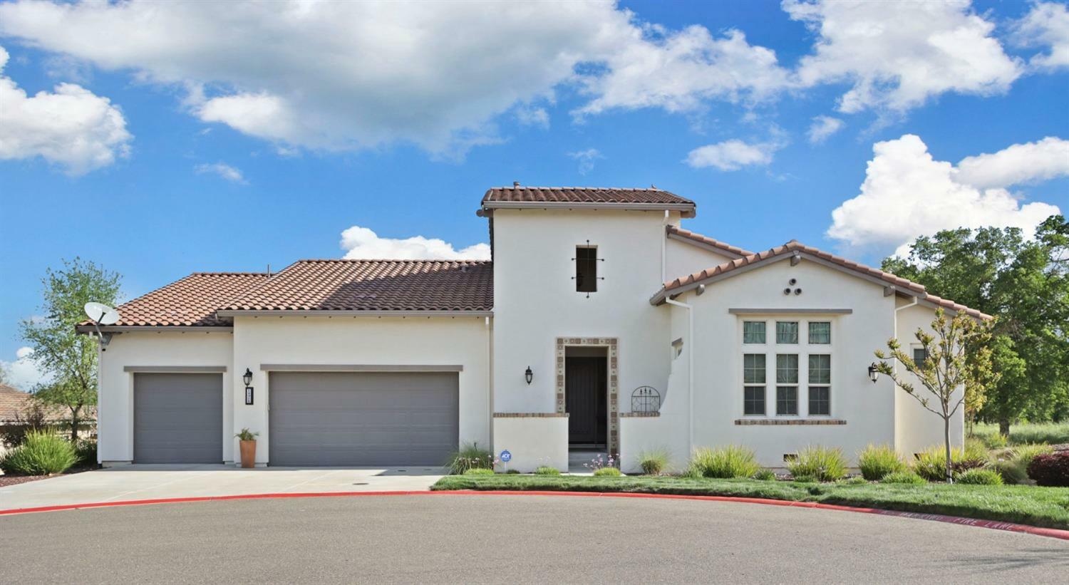 Property Photo: 14928 Retreats Trail Court CA 95683