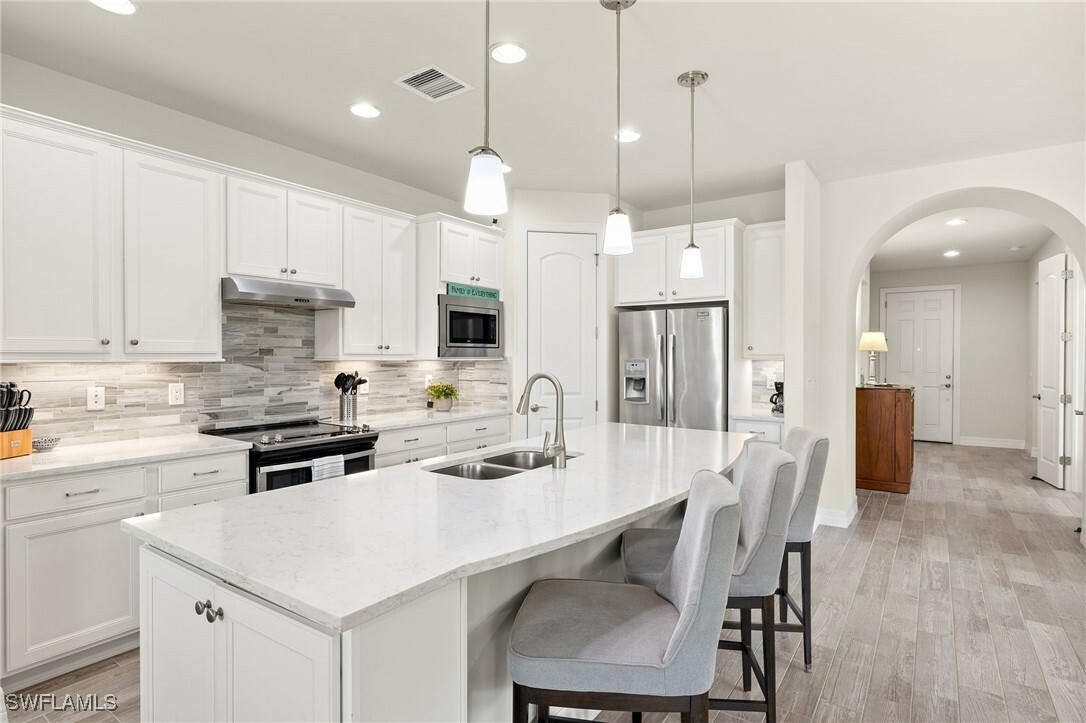 Property Photo: 11811 Darcy Place FL 33913