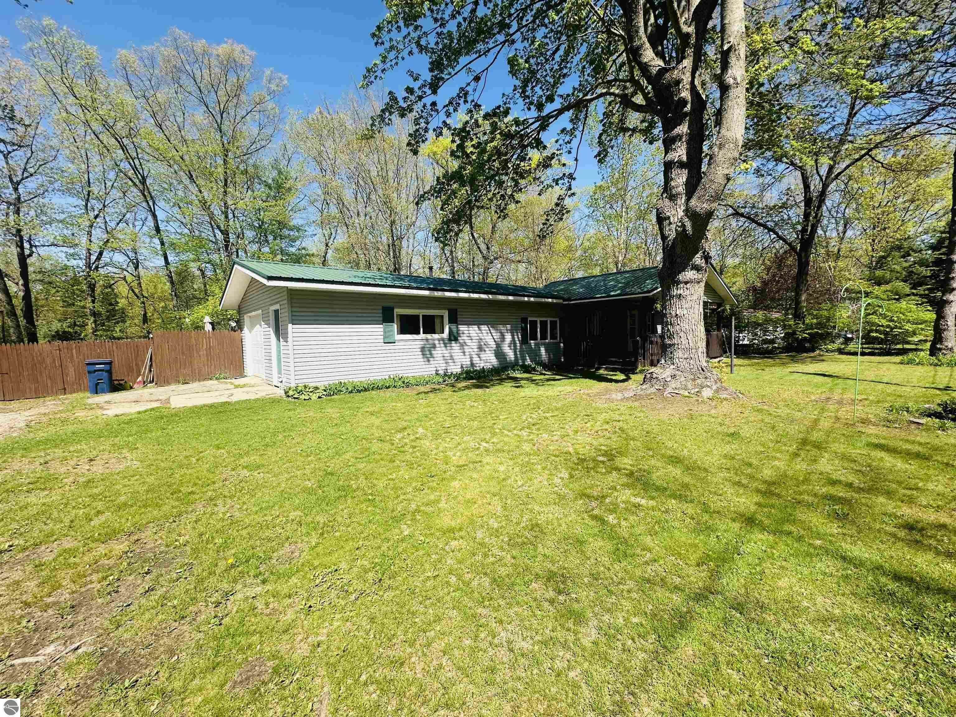 Property Photo: 596 Green Street MI 48625