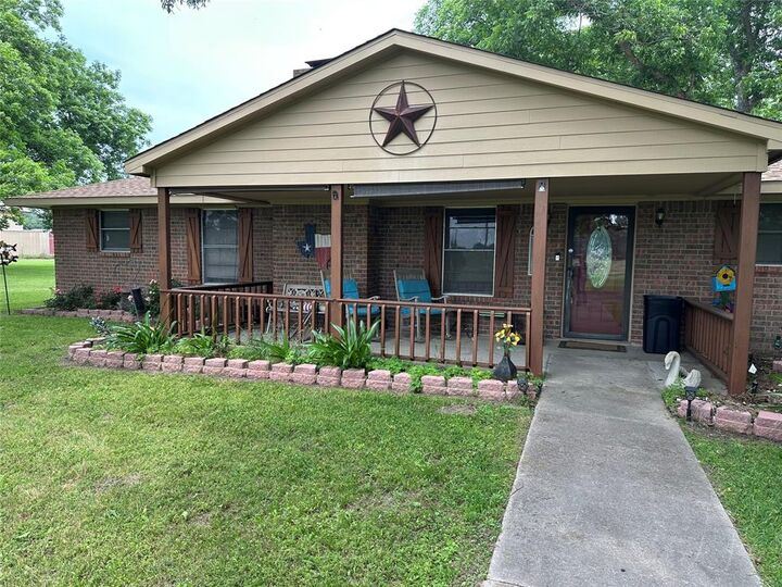 Property Photo:  174 Lcr 472  TX 76667 
