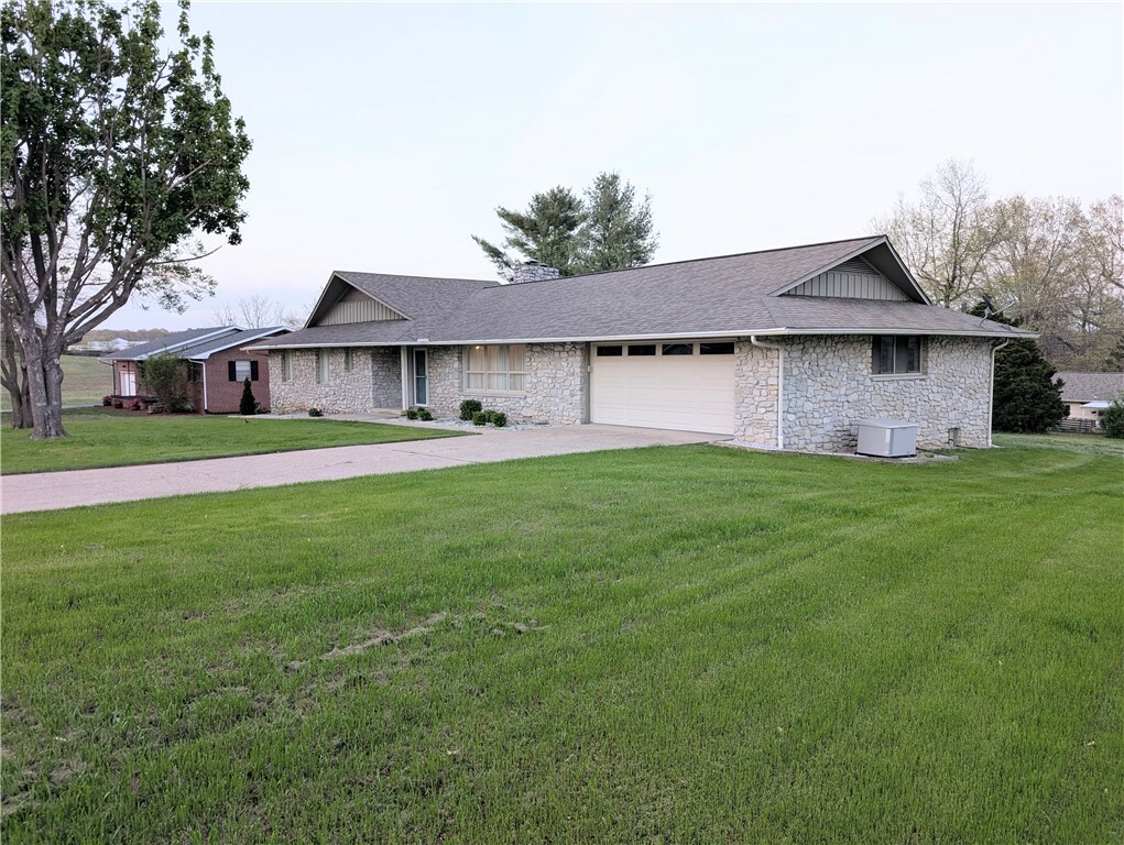 Property Photo: 105 Wren Street AR 72601