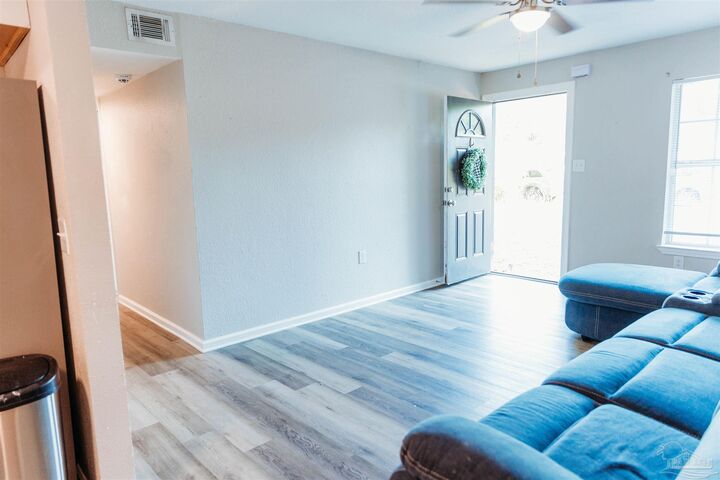 Property Photo: 6456 Gaynell Ave FL 32570