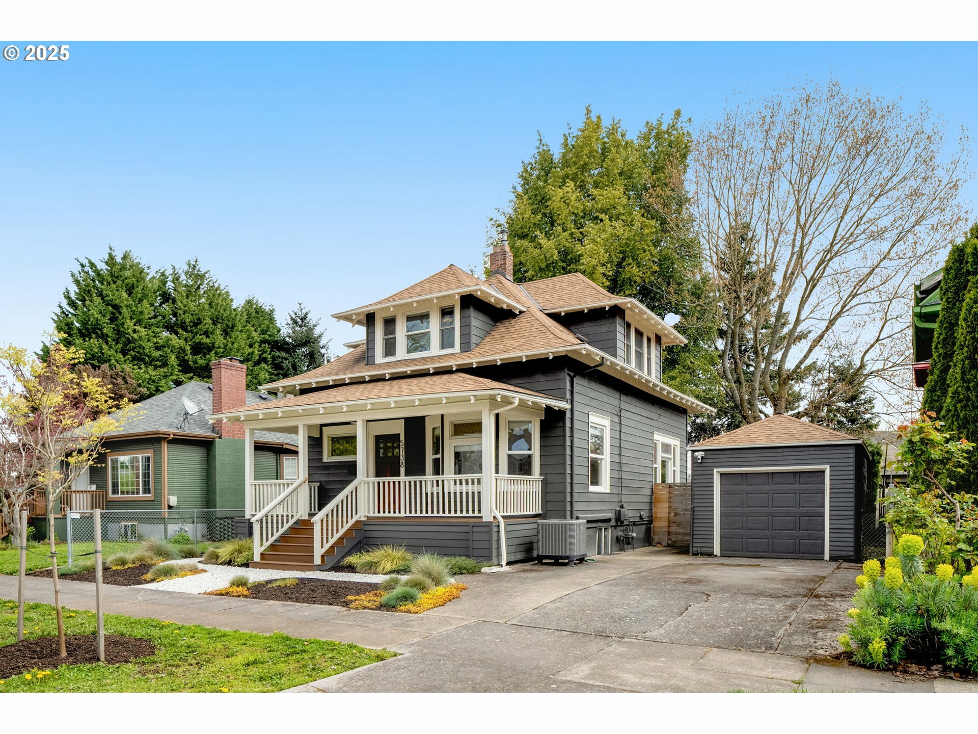 Property Photo: 5738 N Denver Ave OR 97217