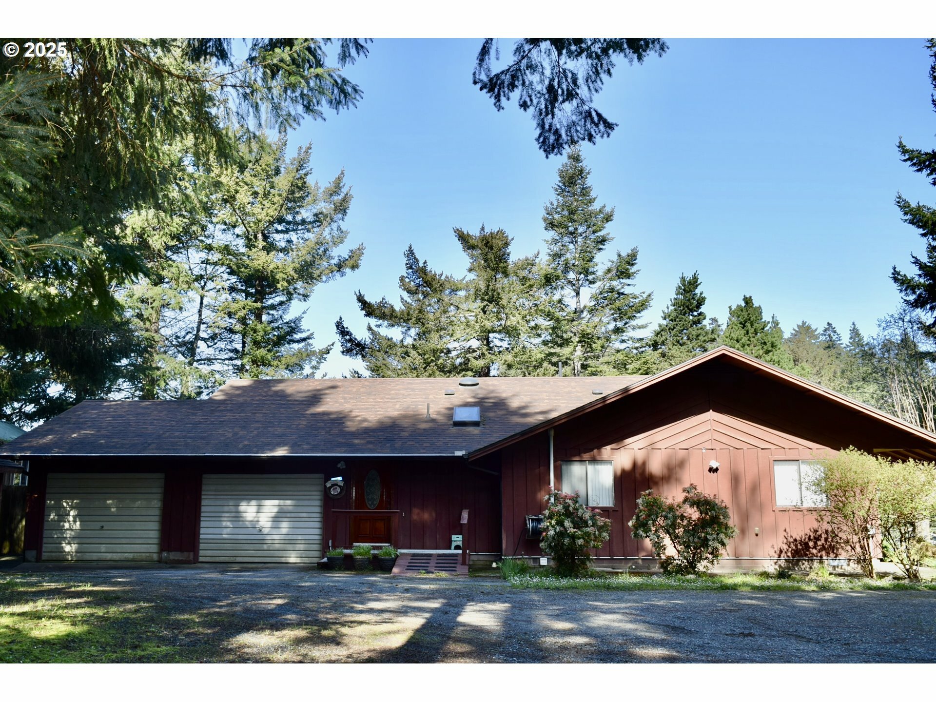 Property Photo: 94474 Riley Creek Way OR 97444