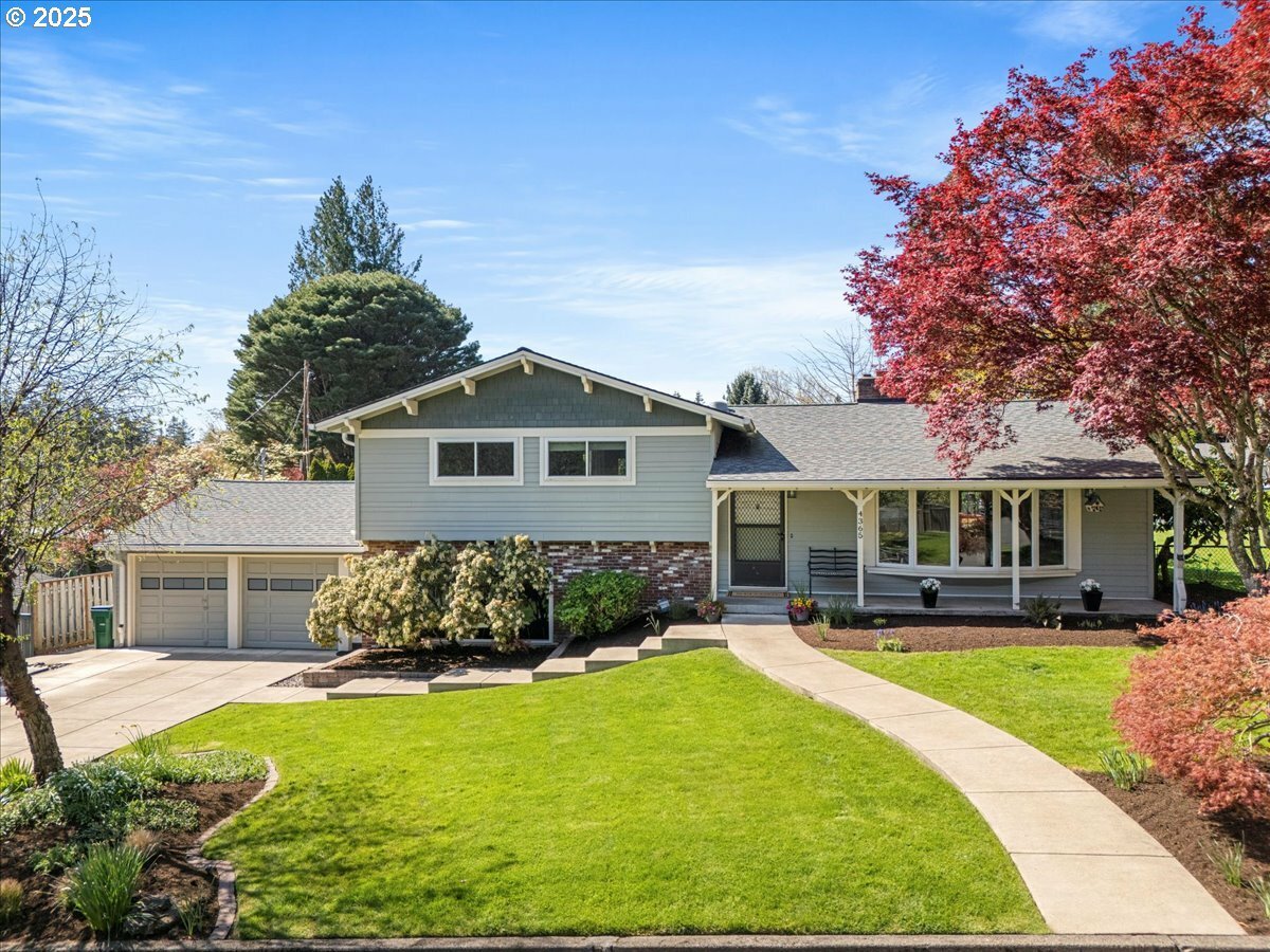 Property Photo: 4365 SW Fraser Ave OR 97225