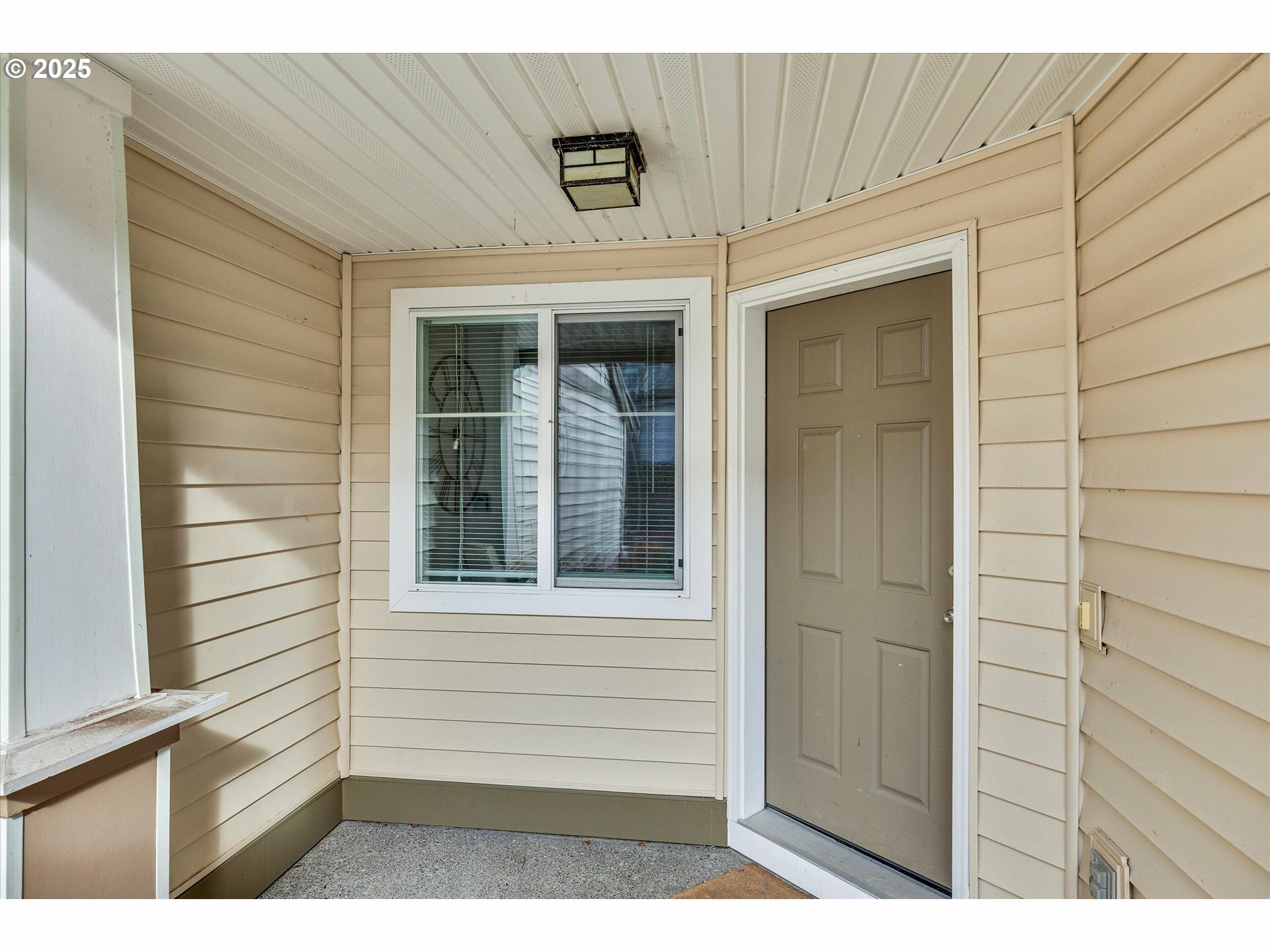 Property Photo: 10797 SW Canterbury Ln 102 OR 97224