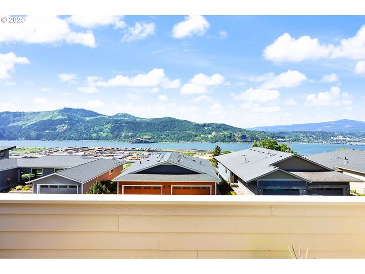 Property Photo: 113 Ingram Pl WA 98672