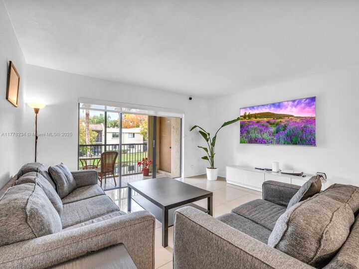 Property Photo:  398 Lakeview Dr 205  FL 33326 