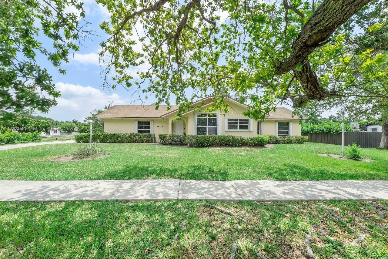 18201 SW 87th Ave  Palmetto Bay FL 33157 photo