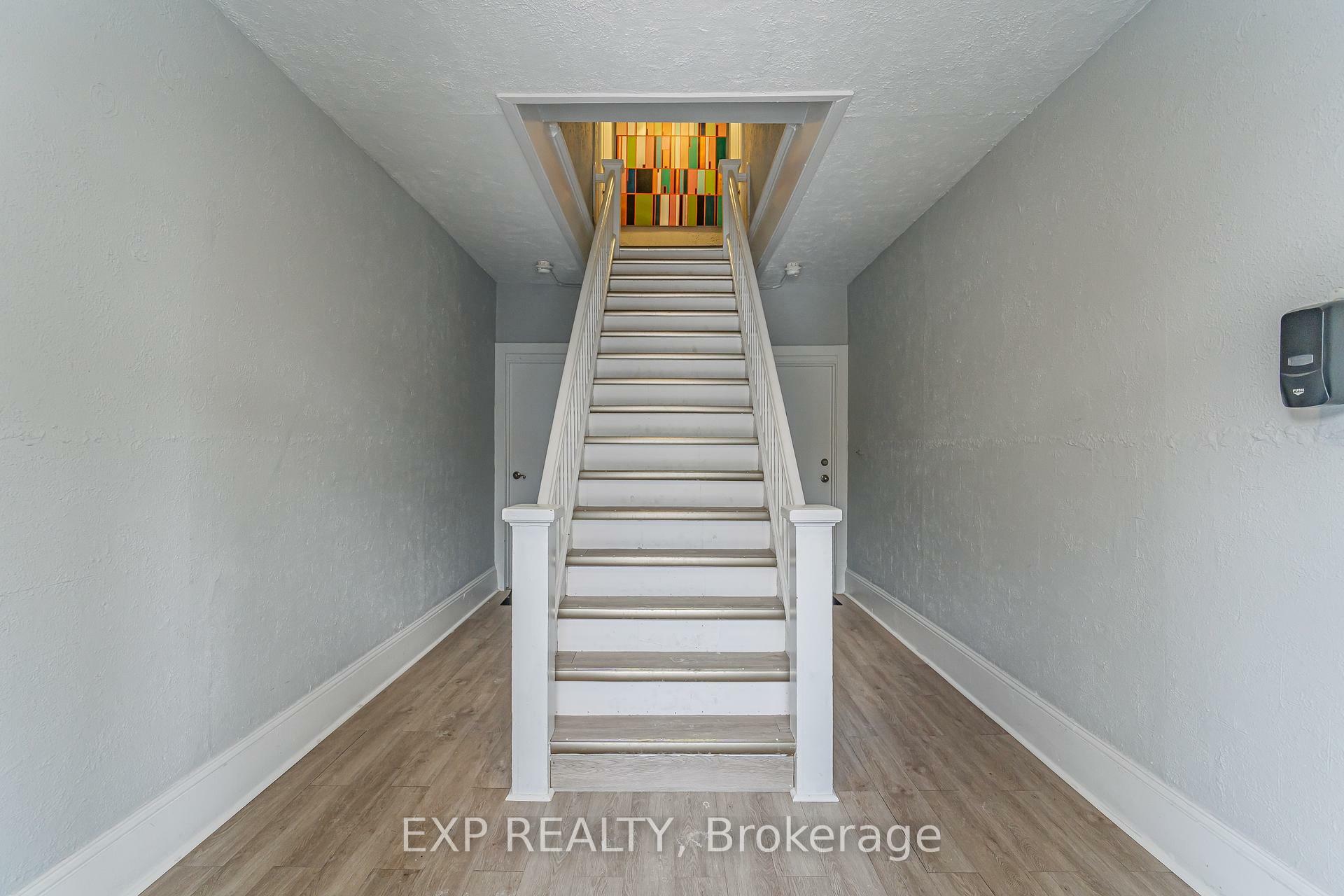 Property Photo: 52 St Andrew Street ON K1N 5E9